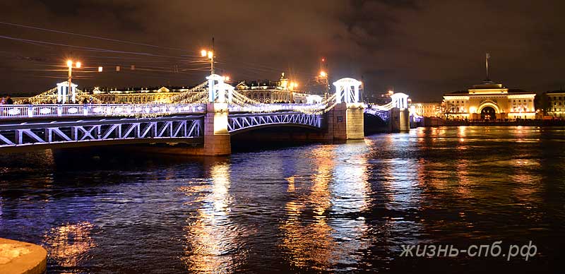 Новогодний Дворцовый мост
