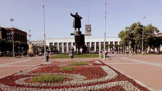 Площадь Ленина, Финляндский вокзал